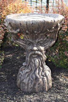 One Piece Old Sap Birdbath